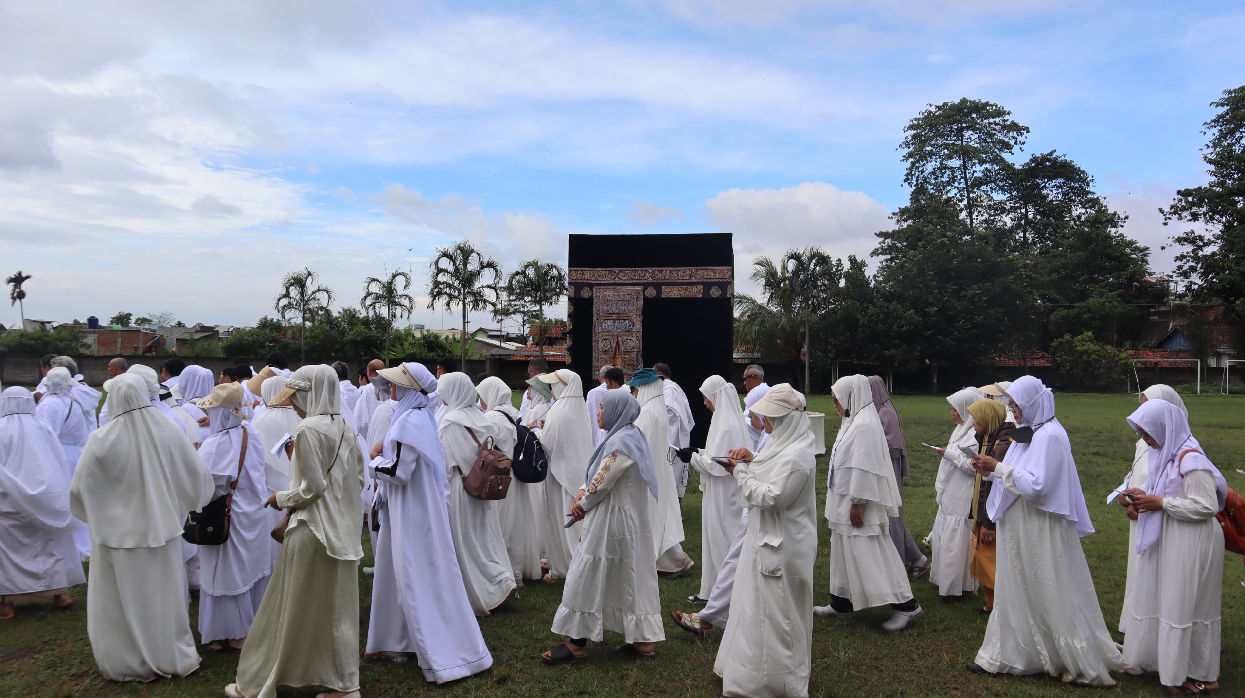 Persiapkan Calon Jemaah Haji, LDII Adakan Praktek Manasik Bersama KBIHU Nurul Hakim