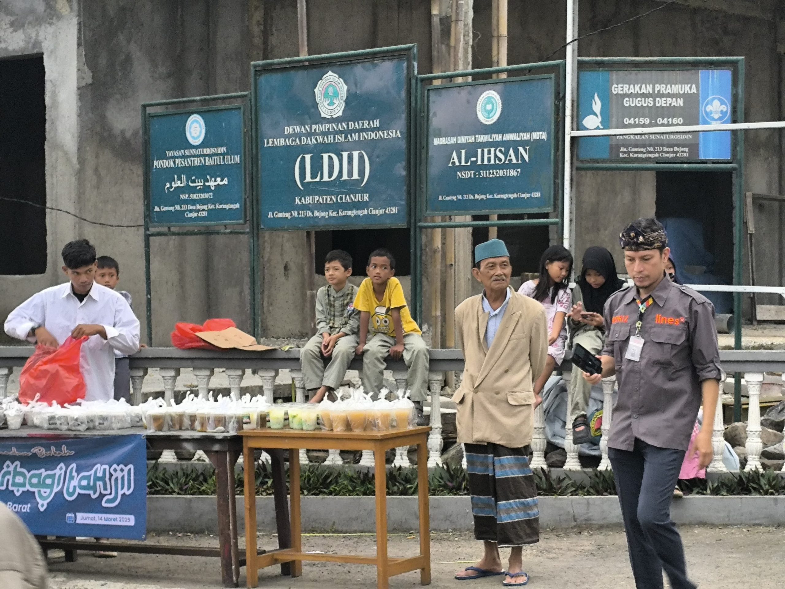 LDII Cianjur Borong Takjil UMKM, 1.500 Paket Dibagikan Gratis ke Warga