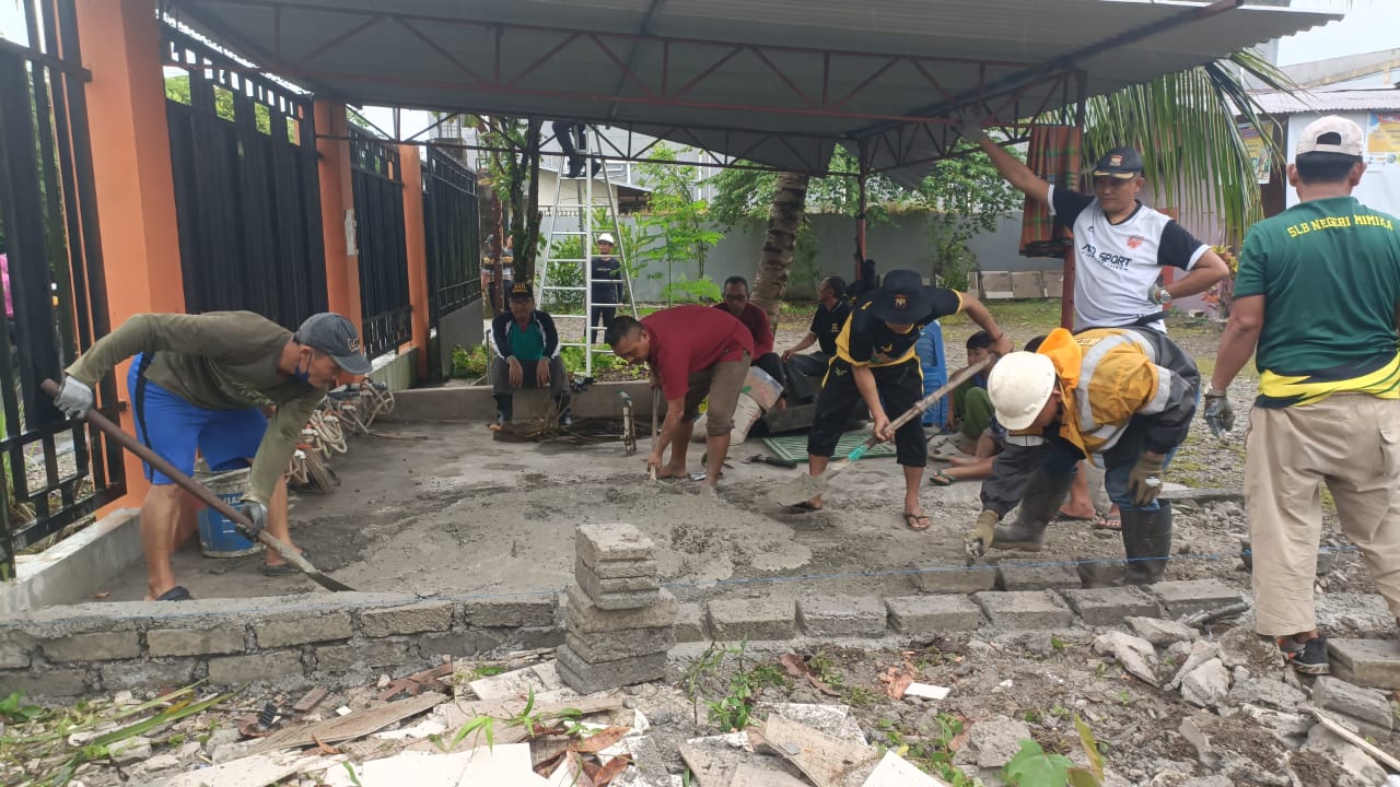LDII Timika Gotong Royong Jelang Idul Adha, Bersihkan Masjid dan Sekitar